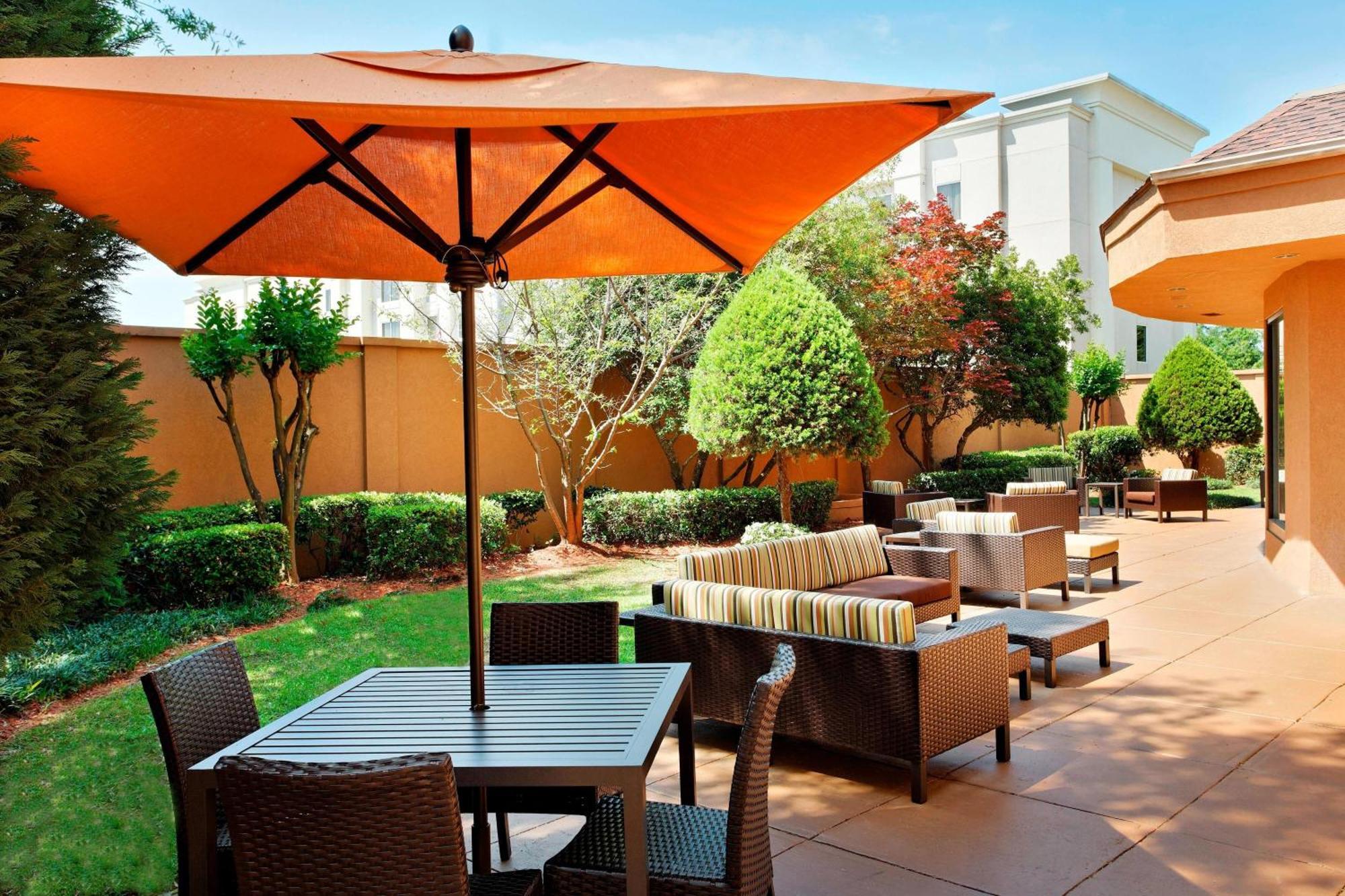 Courtyard Mobile Hotell Eksteriør bilde