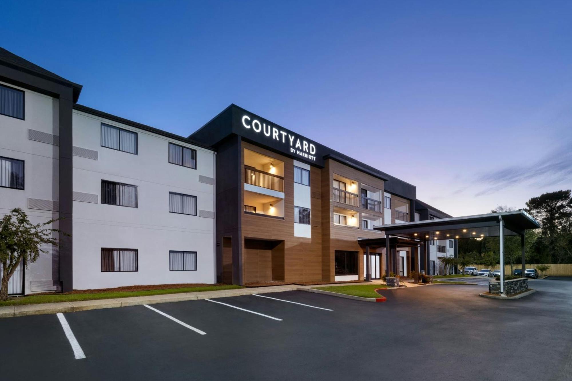 Courtyard Mobile Hotell Eksteriør bilde