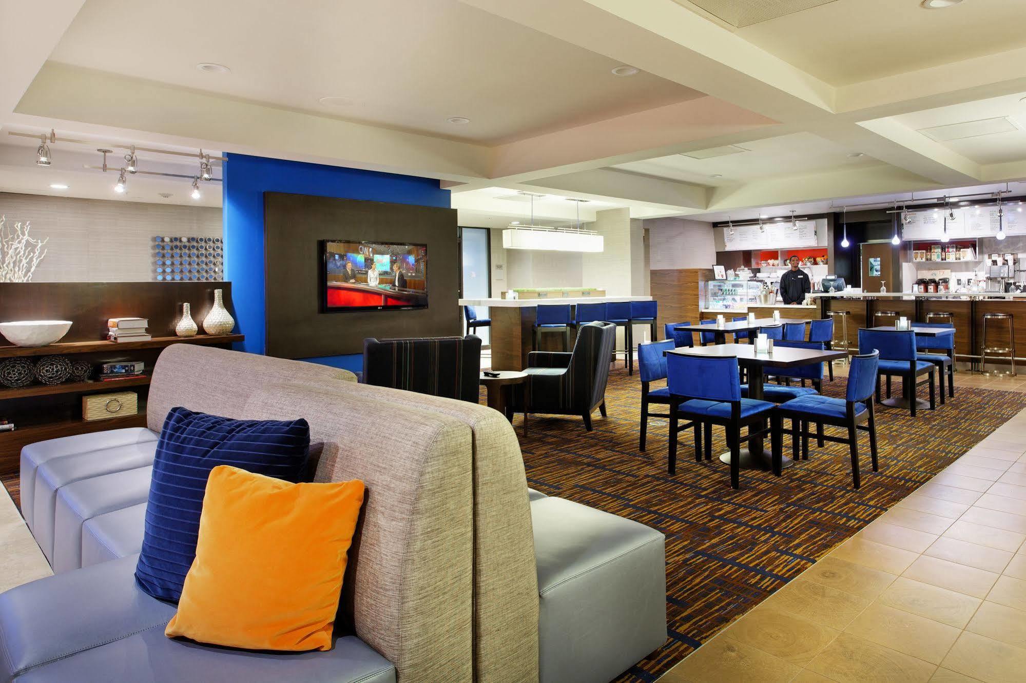 Courtyard Mobile Hotell Eksteriør bilde